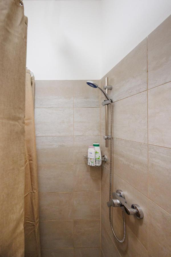 Cozy Market-Square Retreat Located In The Heart Of The 10Th District فيينا المظهر الخارجي الصورة